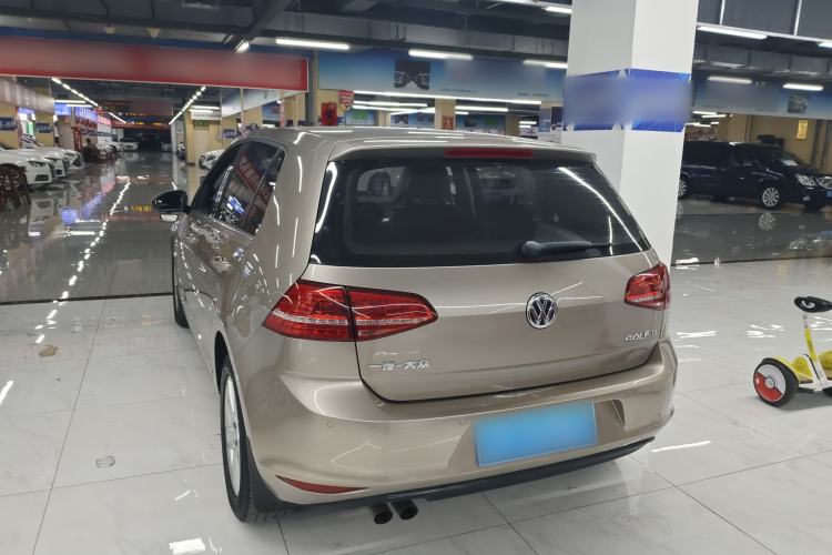 Used Volkswagen Golf 2015 1.4TSI Automatic Luxury Model Rear Left 45 Deg