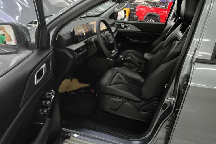 Used Changan Lantop 2023 2.0T Manual 4x4 Diesel Elite Long-Box Version
