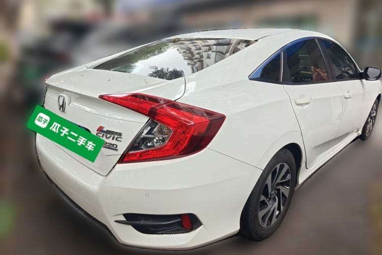 Used Honda Civic 2016 220TURBO CVT Luxury Edition Rear Right 45 Deg