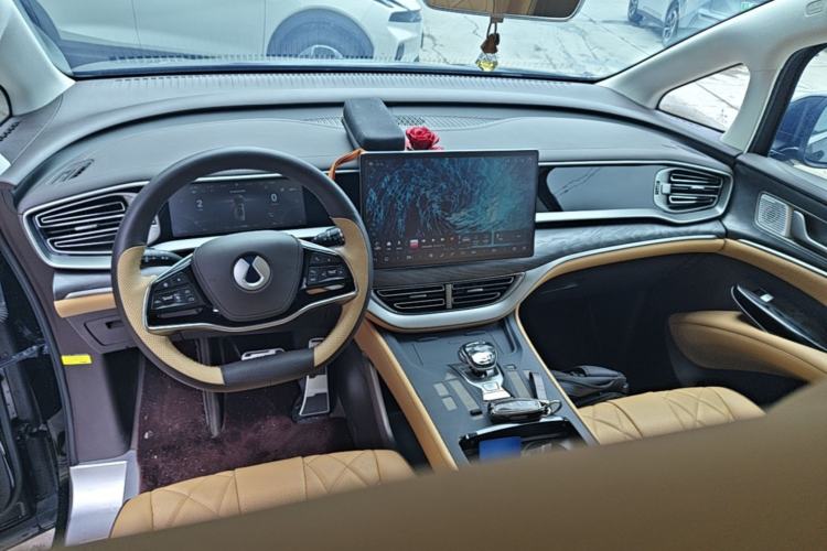 Used Denza D9 2024 DM-i 970 Luxury Model
