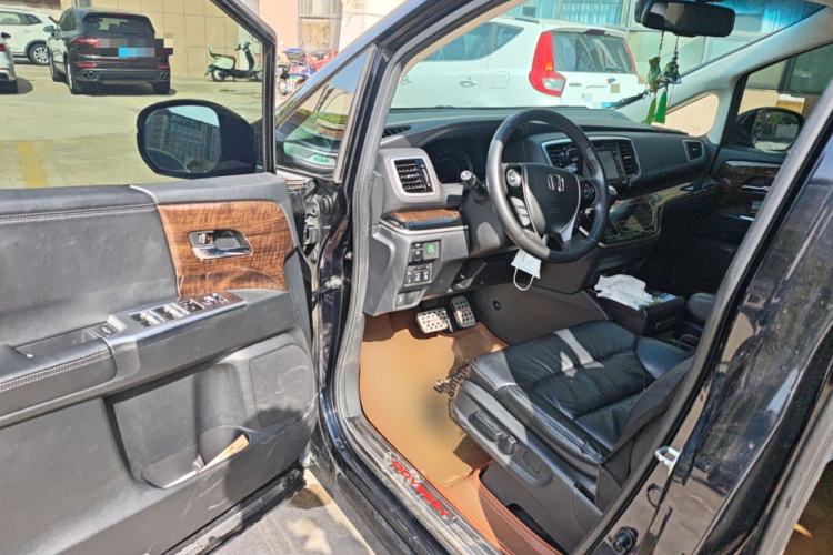 Used Honda Odyssey 2015 2.4L Supreme Edition Driver Seat