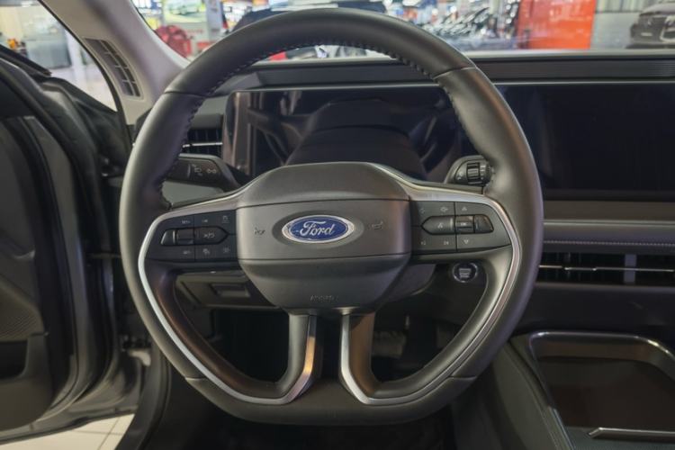 Used Ford Mondeo 2025 2.0T EcoBoost Luxury Version