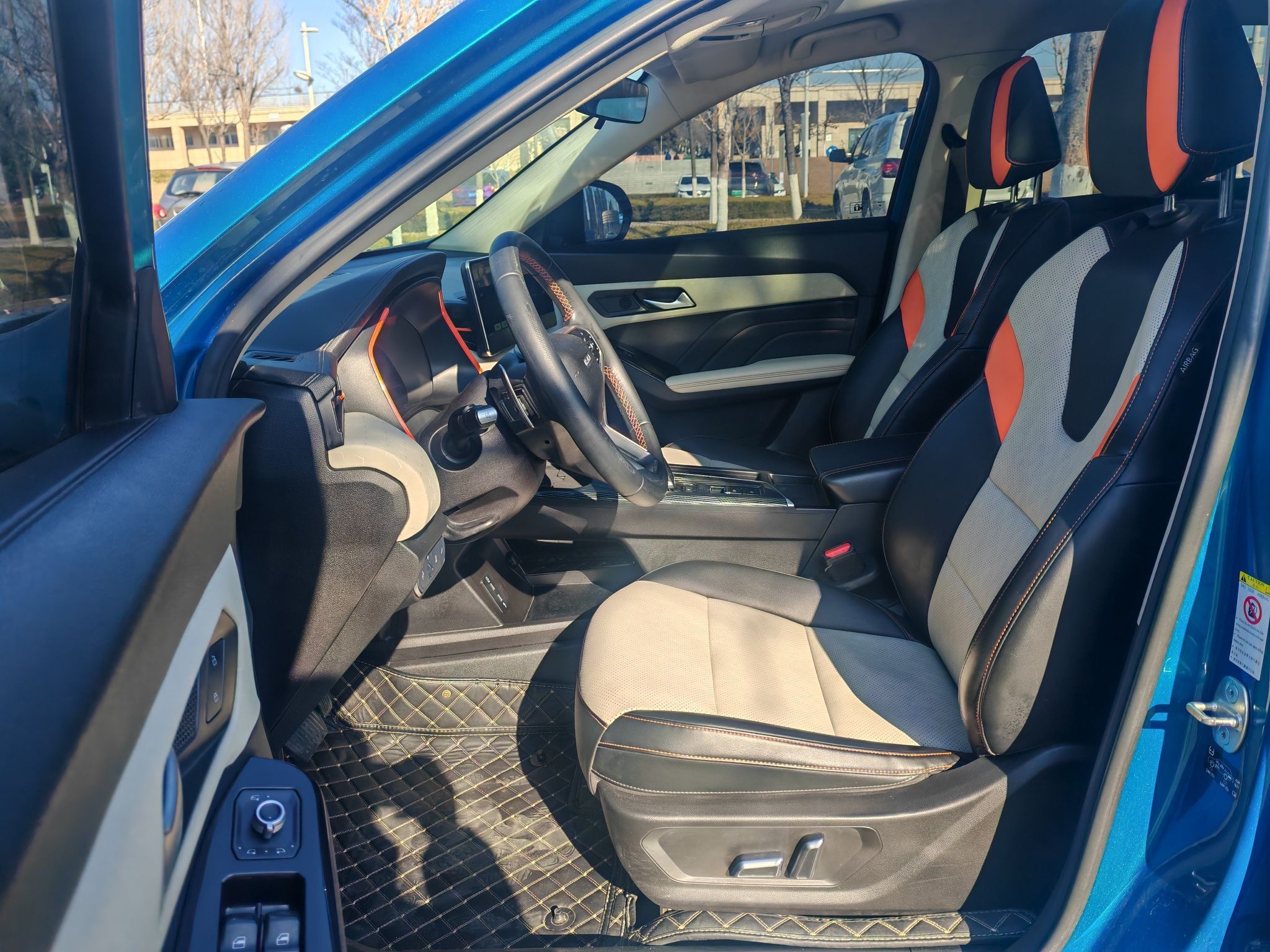 المقاعد الأمامية داخل السيارة