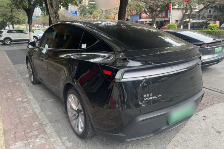 Used Tesla Model Y 2025 Updated Version Long-Range All-Wheel Drive Exterior 3