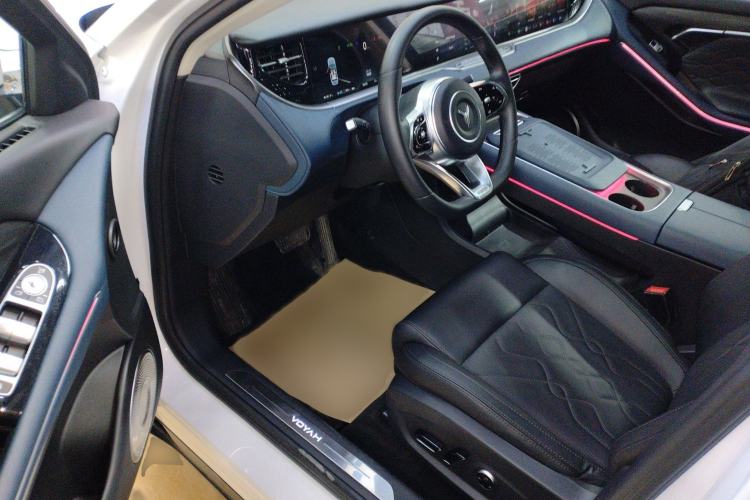 Used VOYAH FREE 2023 Four-Wheel Drive Extended-Range Model with Ultra-Long Range
