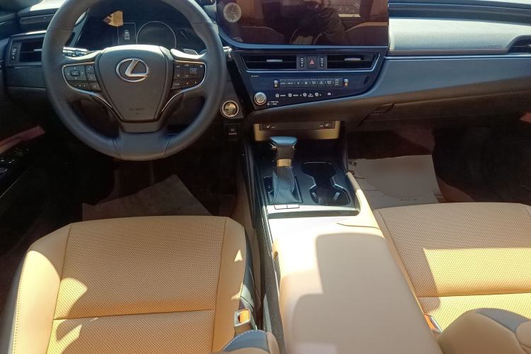 Used Lexus ES 2022 200 Excellence Edition
