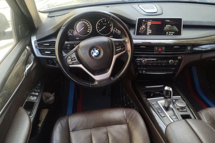 Used BMW X5 2014 xDrive35i Leading Model Steering Wheel
