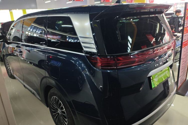 Used Denza D9 2022 DM-i 970 Four-Wheel Drive Flagship Model
