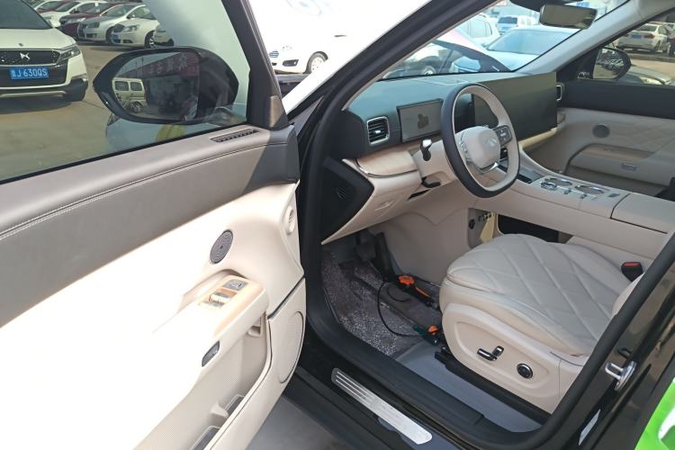 Used Chery T11 2026 Model 220 All-Wheel Drive Dual IMAX Theater Edition
