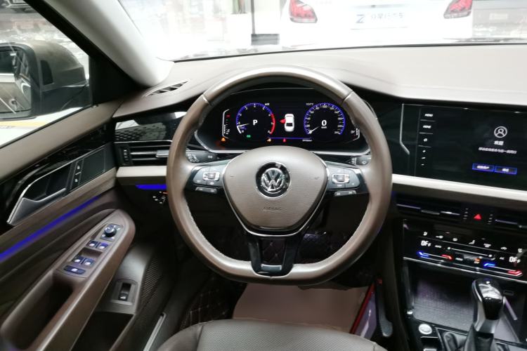 Used Volkswagen Passat 2020 330TSI Luxury Edition China VI