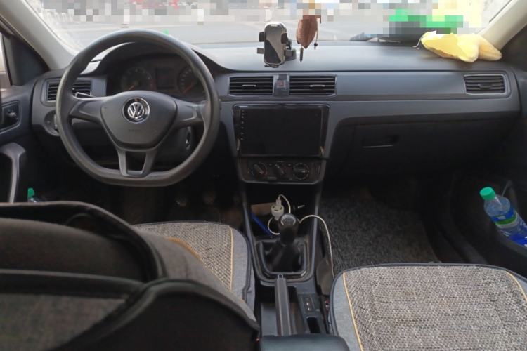Used Volkswagen Santana 2019 1.5L Manual Fashion Edition China VI Standard Center Console