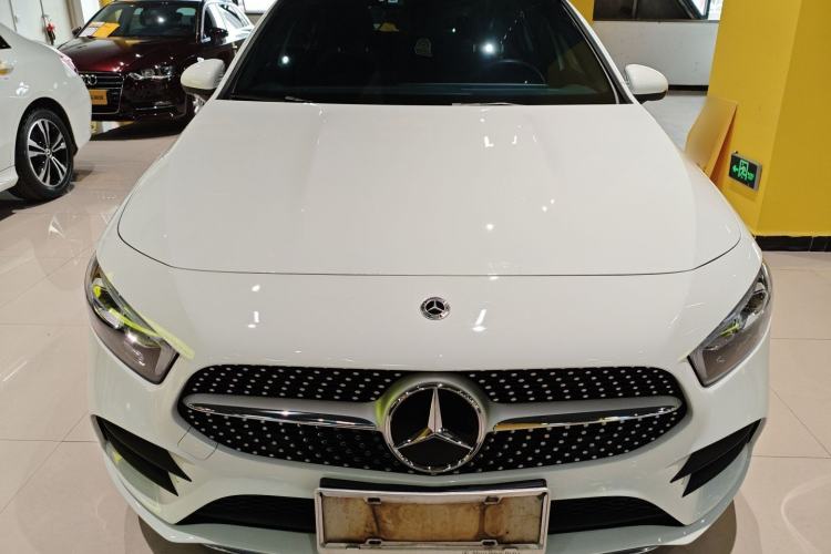Used Mercedes-Benz A-Class 2022 Revised Version A 200 L Sport Sedan Fashionable Style Front