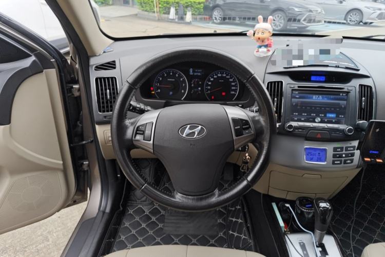 Used Hyundai Celesta 2011 1.6L Automatic Luxury Version Steering Wheel