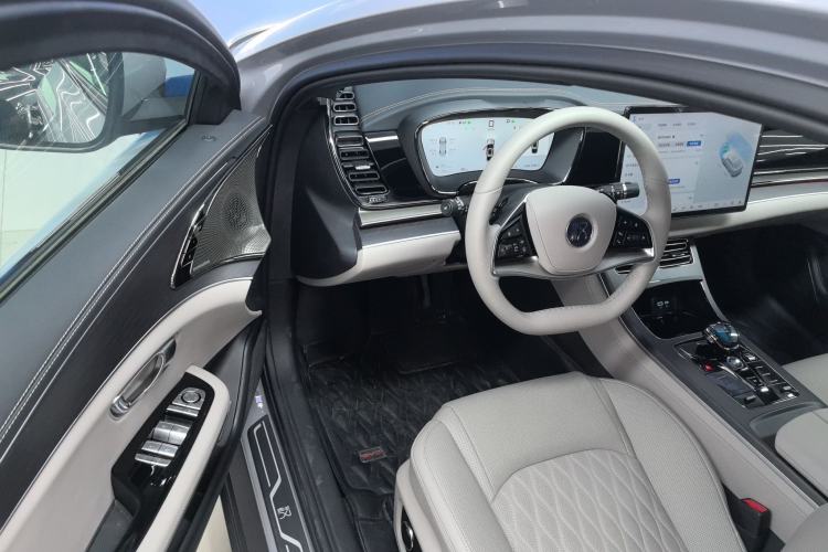 Used BYD Han 2025 DM-i Intelligent Driving Edition 125KM LiDAR Flagship Model
