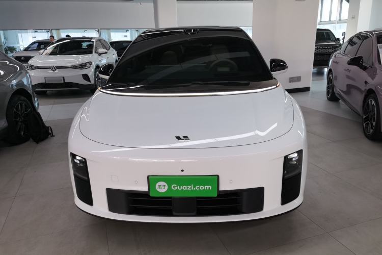 Used Li Auto i6 2025 Model Two-Wheel-Drive Standard Type
