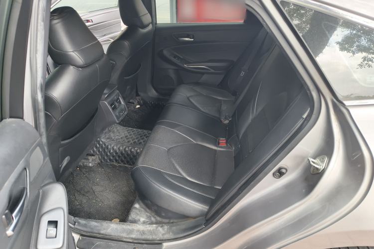 Used Toyota Avalon 2019 Dual-Engine 2.5L Luxury Edition China VI Standard