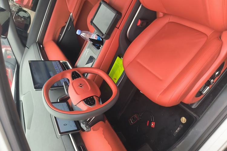 Used Dongfeng eπ eπ008 2024 636Max All-Electric Version 6 Seats Left Front Seat