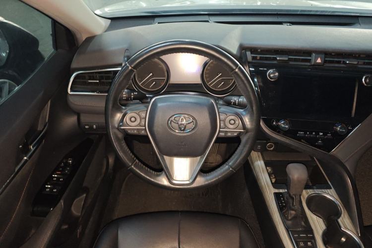 Used Toyota Camry 2019 Dual-Engine 2.5 HG Luxury Edition China VI Standard