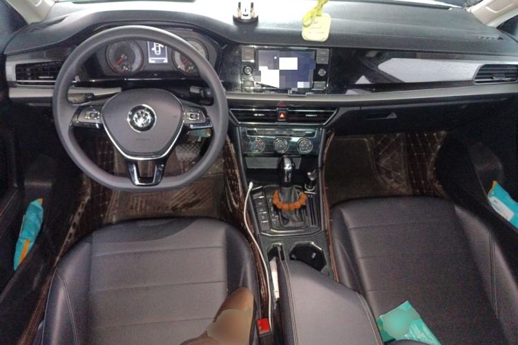 Used Volkswagen Lavida 2019 1.5L Automatic Comfort Edition China VI Standard Center Console