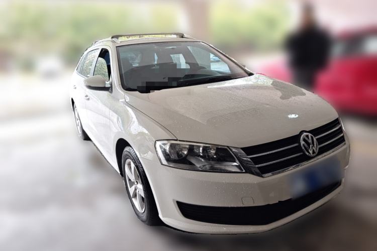 Used Volkswagen Gran Lavida 2013 1.6L Automatic Fashion Model Front Right 45 Deg