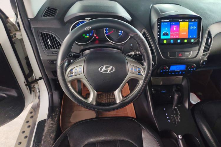 Used Hyundai ix35 2013 2.0L Automatic Two-Wheel Drive Smart GLS China IV Standard
