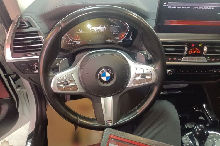 Used BMW X3 2022 Second Facelift xDrive30i Leading Edition M Night Sky Package Steering Wheel