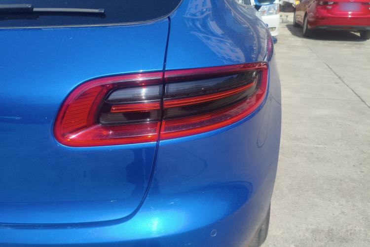 Used Porsche Macan 2017 Macan 2.0T Right Rear Taillight