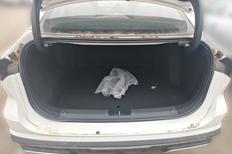 Used Geely Galaxy L6 2025 EM-i 140km Explorer+ Edition Trunk