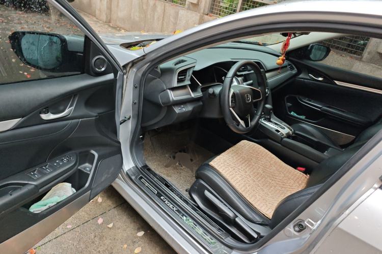 Used Honda Civic 2016 220TURBO CVT Luxury Edition Driver Seat