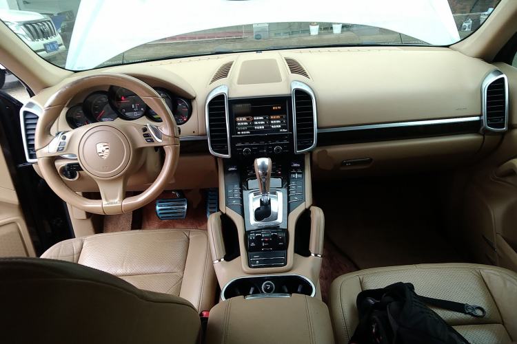 Used Porsche Cayenne 2011 Cayenne 3.0T Center Console