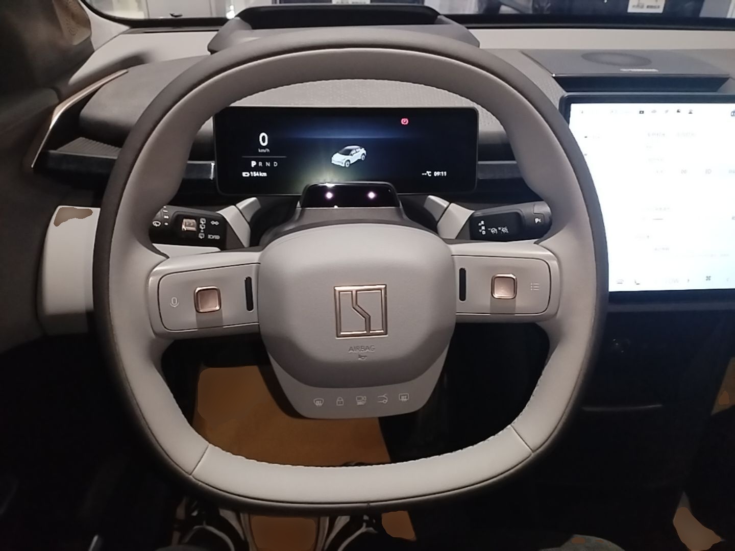 Zeekr X 2023 Four-Wheel Drive YOU Edition 4 Seats — снимка 13