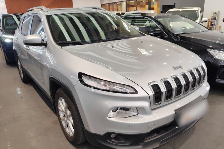 Used Jeep Cherokee 2016 2.4L Leading Edition
