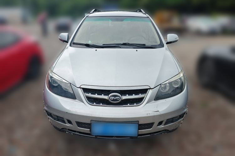 Used BYD S6 2014 2.0L Manual Luxury 5-Seater Front