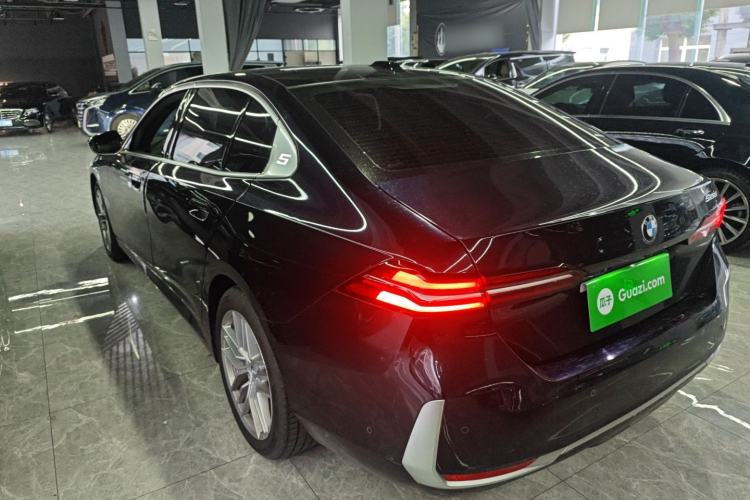Used BMW 5 Series 2024 525Li Luxury Package