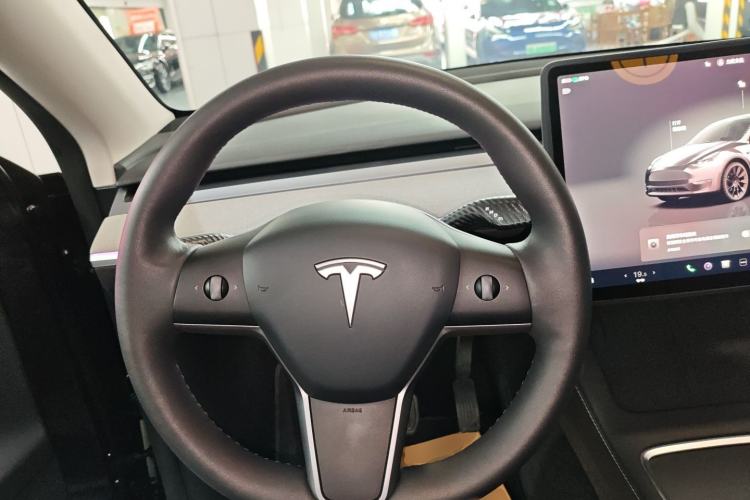Used Tesla Model Y 2024 Rear-Wheel-Drive Version Steering Wheel
