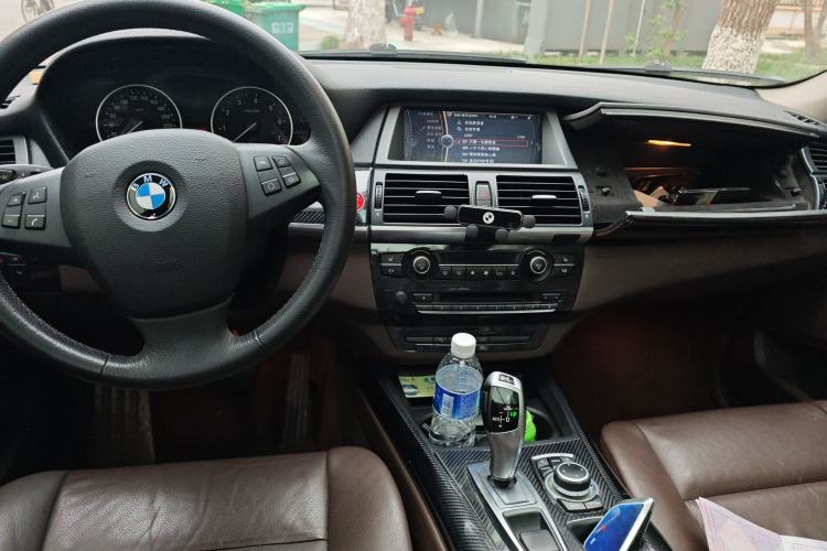Used BMW X5 2009 xDrive30i Luxury Edition Center Console