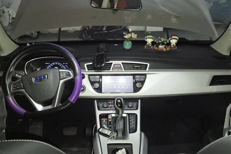 Used Geely Auto Emgrand X7 Sport 2018 1.8TD Automatic Two-Wheel Drive Smart Connect 4G Internet Edition
