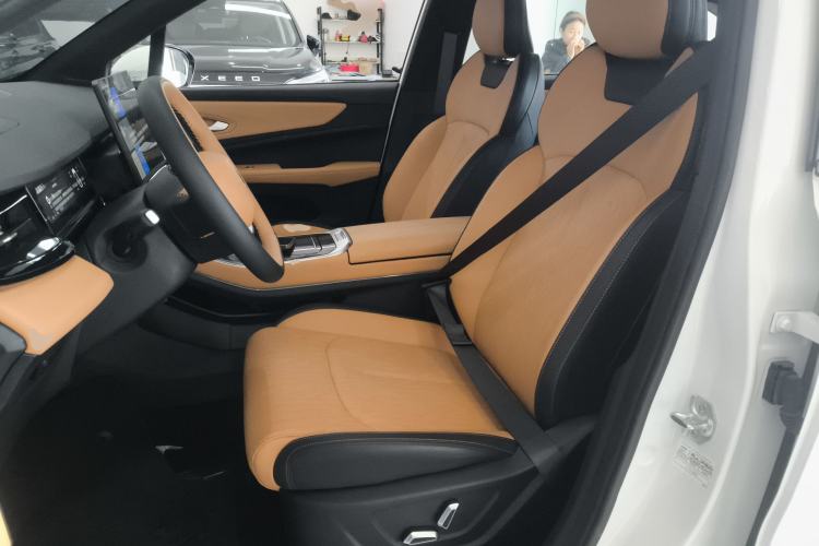 Used Livan Livan 7 2024 605 km Glory Edition