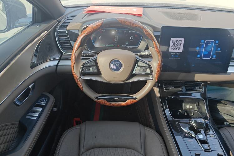 Used BYD Han 2023 DM-i Champion Edition 121KM Prestige Model
