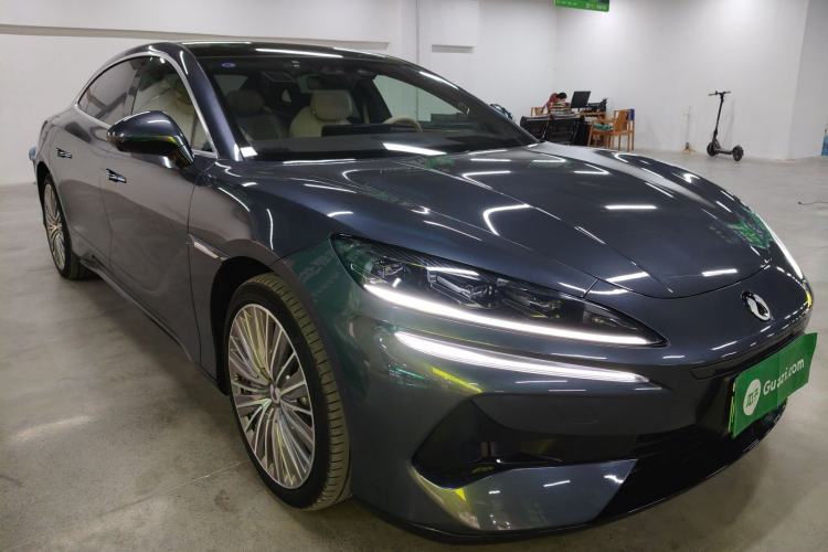 Used Denza Z9 2024 1100 km All-Wheel-Drive Ultra Version
