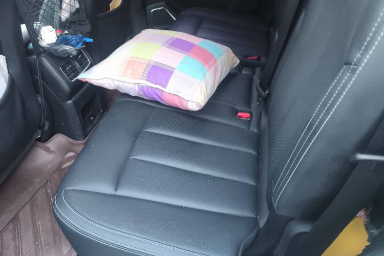 Used BYD Tang 2018 2.0T Automatic SmartConnect Luxury 7-Seater China V Emission Standard Left Rear Seat