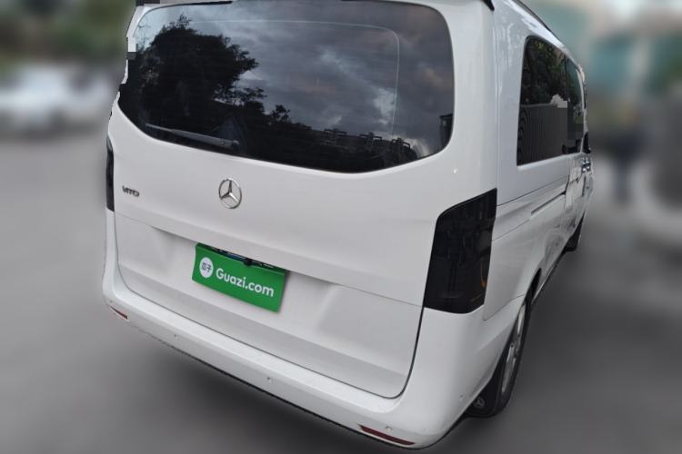 Used Mercedes-Benz Vito 2016 2.0T Elite Version 9-seater
