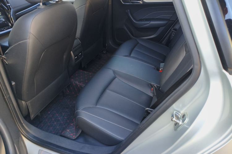 Used Roewe i6 New Energy 2017 45T Hybrid Connect & Smart Enjoyment Edition
