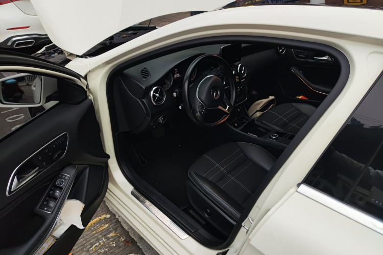 Used Mercedes-Benz A-Class 2015 A 200 Fashion Model