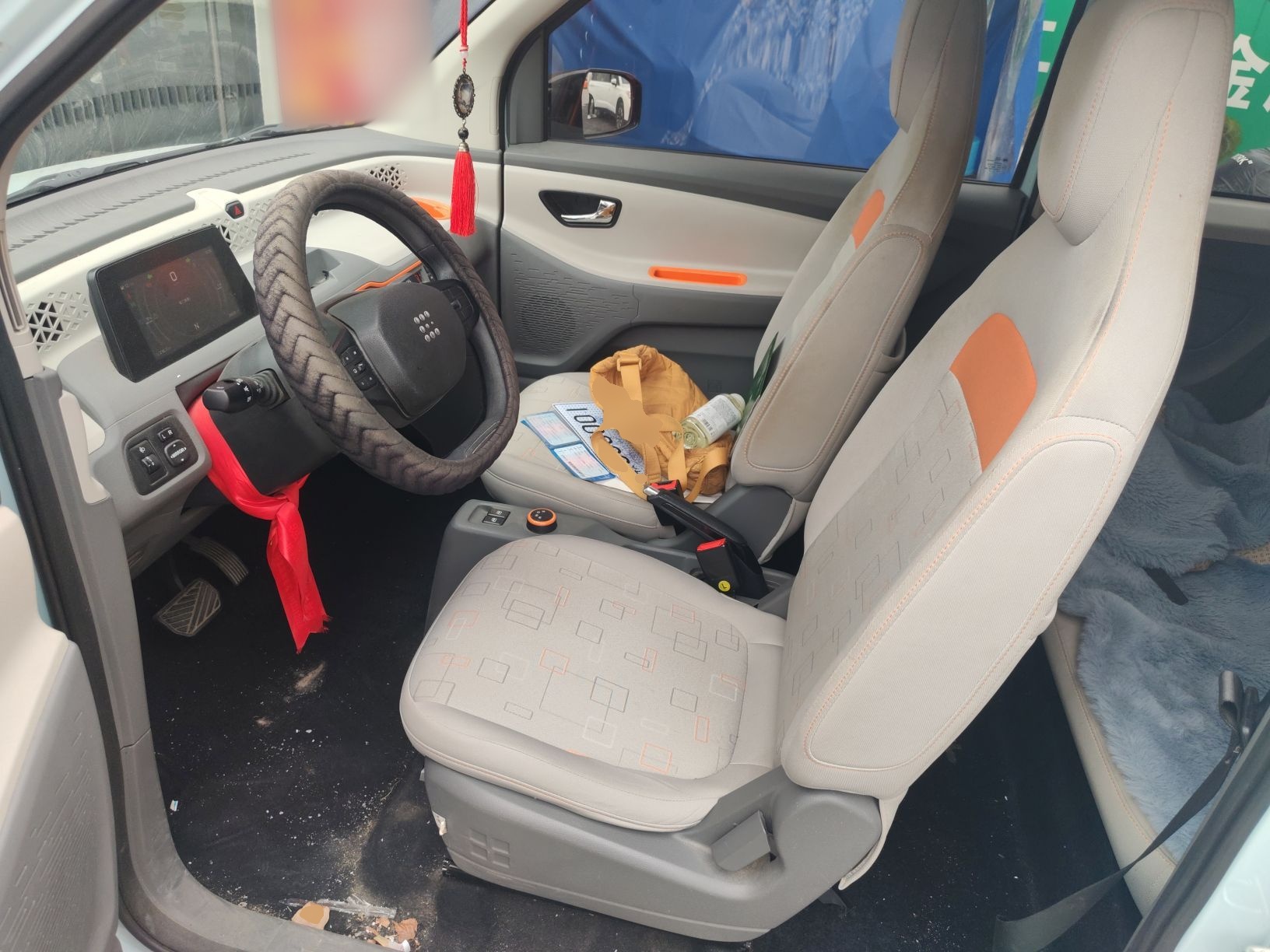 Переднее сиденье в автомобиле