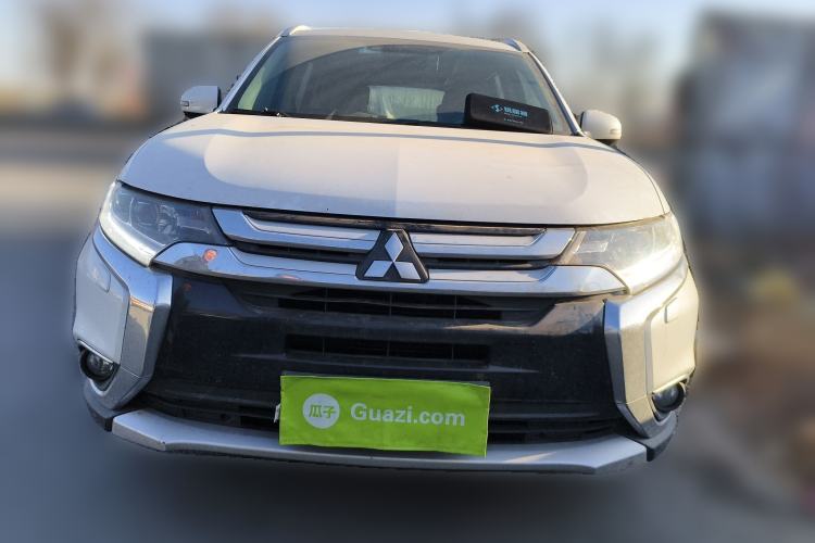 Used Mitsubishi Outlander 2016 2.4L 4x4 Luxury Edition 7-Seater