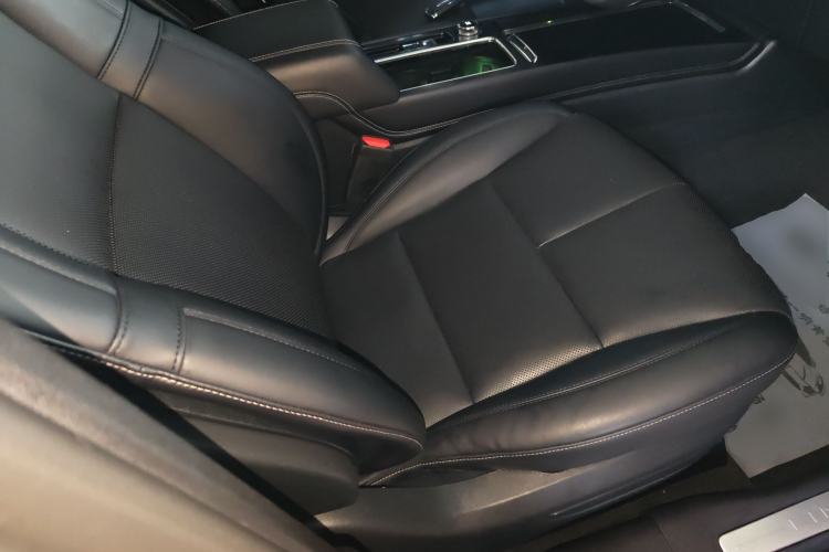 Used Lincoln Corsair 2021 2.0T Two-Wheel Drive Deluxe Edition Right Front Seat