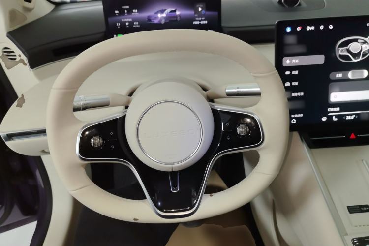 Used Hima Luxeed S7 2025 705 km Max Steering Wheel