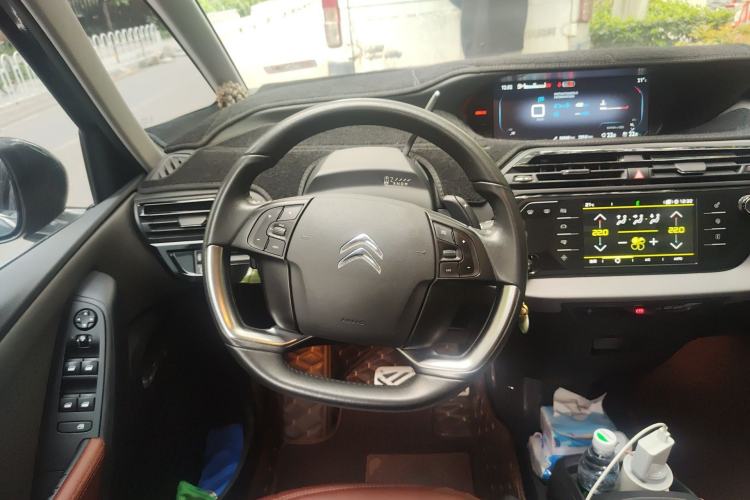 Used Citroen C4 Picasso 2015 1.6T Fashion Model 5 Seats Steering Wheel