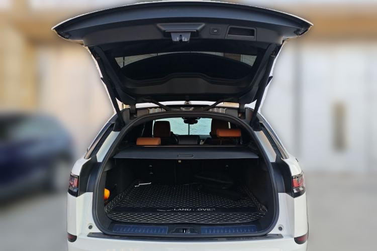 Used Land Rover Range Velar 2023 250 PS Ebony Black Limited Edition Trunk